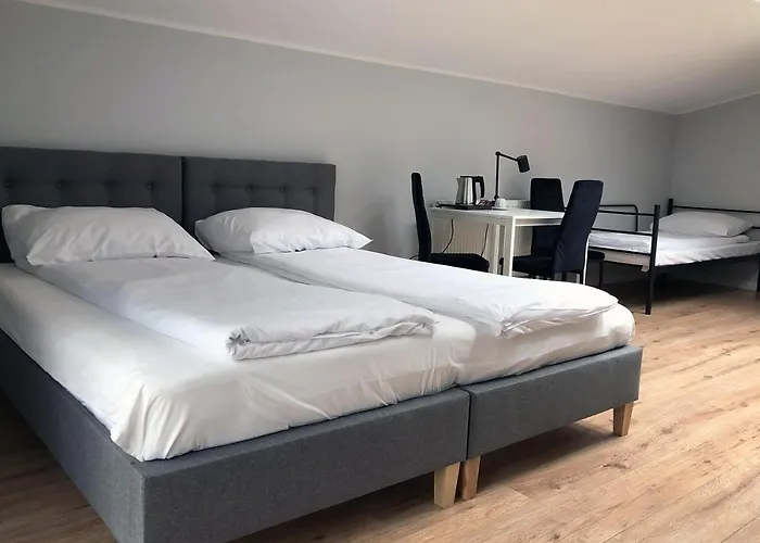 Bed and breakfast Przystanek Plaza 2*