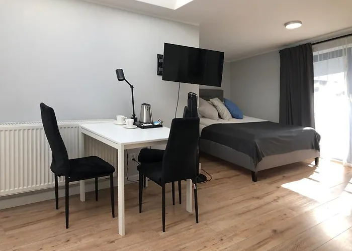 Bed and breakfast Przystanek Plaza 2*