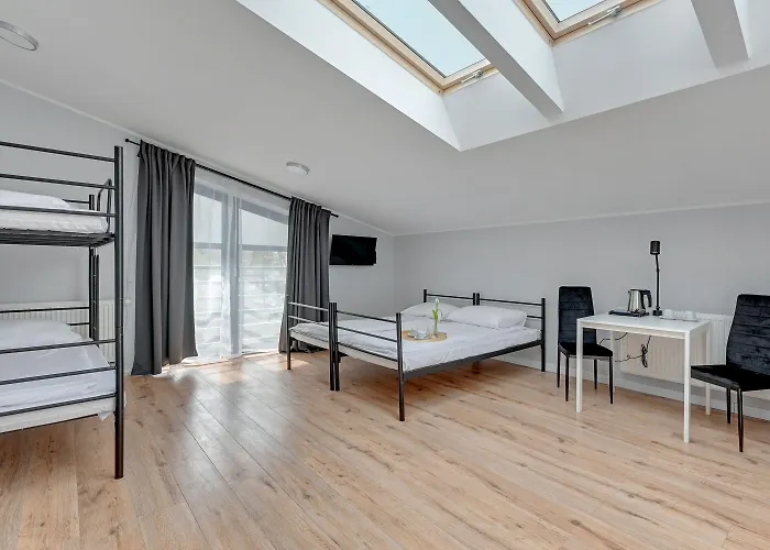 Bed and breakfast Przystanek Plaza 2*