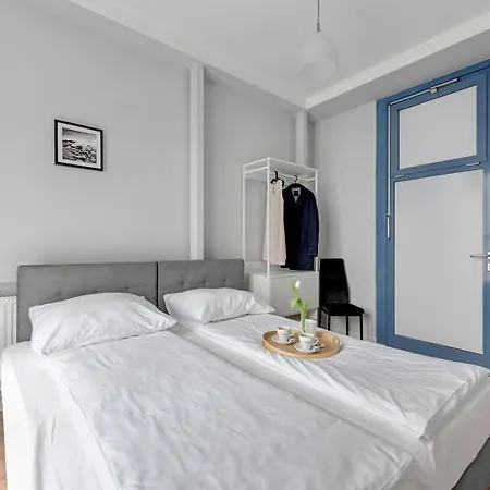 Przystanek Plaza Bed & Breakfast 2*