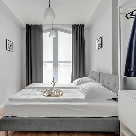 Przystanek Plaza B&B 2*