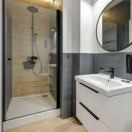 Przystanek Plaza B&B 2*