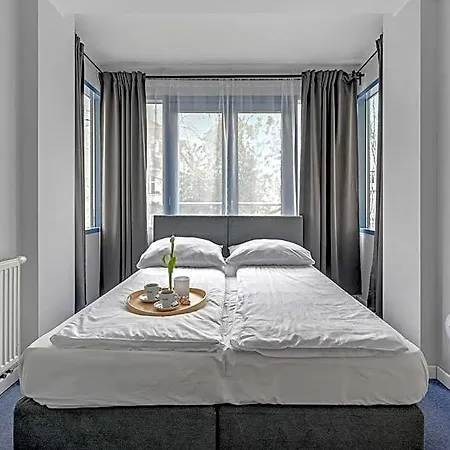 Przystanek Plaza B&B 2*