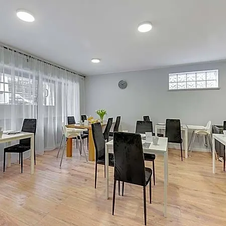 Przystanek Plaza B&B 2*
